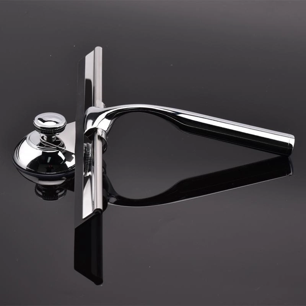 Douchewisser Inclusief Ophanghaak Met Zuignap - Douchewisser Badkamer - Raamtrekker - Douche Trekker - Raamwisser Douche - Douchetrekker - Douche Wisser - Ramen Schoonmaken - Chrome 2 Douchewisser Inclusief Ophanghaak Met Zuignap - Douchewisser Badkamer - Raamtrekker - Douche Trekker - Raamwisser Douche - Douchetrekker - Douche Wisser - Ramen Schoonmaken - Chrome - Afbeelding 2