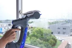 Swiss Pro+ Ruitenreiniger 3 In 1 WV 2 Blue Edition Window Vac - Ca. 120 M² - Waterzuiger - Incl. Smalle Zuigmond - Oplaadbaar - Raamwisser - Streeploos - Clicksystem - 2 Microvezeldoekjes - Met Sprayfunctie - Low Noise - Hepafilter -Schoonmaakmiddelen Korting 1200x799 35