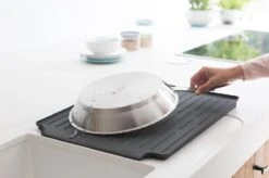 Brabantia SinkSide Afdruiprek - Dark Grey -Schoonmaakmiddelen Korting 1200x799 4