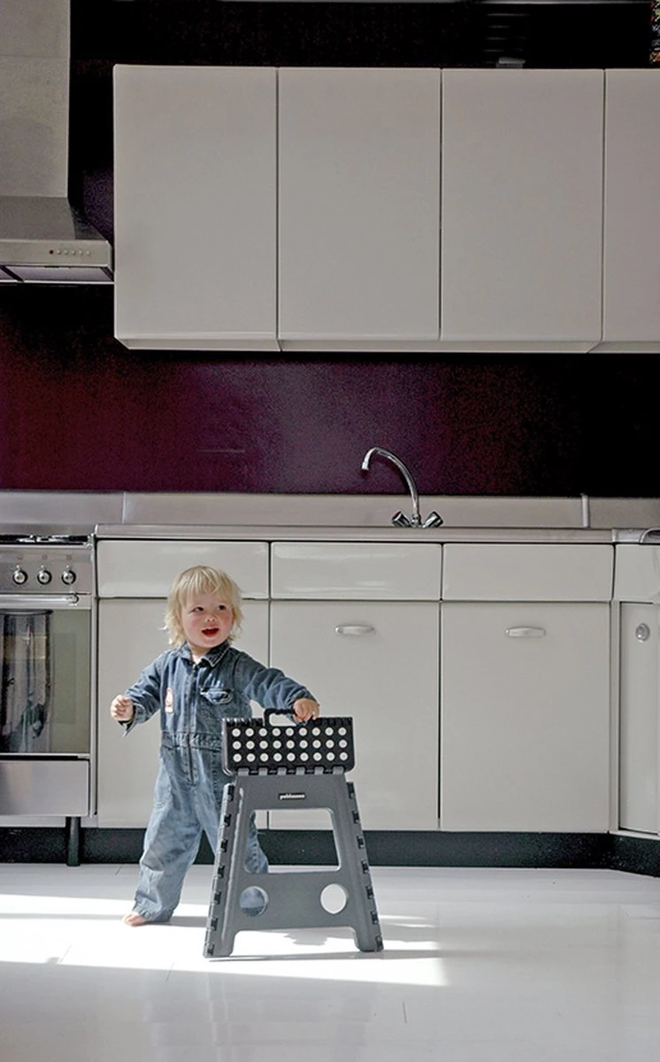 PUHLMANN - Inklapbare Kruk, JAMES, Plastic, Grijs, 40 Cm Hoog, Max 90 Kilo 3 PUHLMANN - Inklapbare Kruk, JAMES, Plastic, Grijs, 40 Cm Hoog, Max 90 Kilo - Afbeelding 3