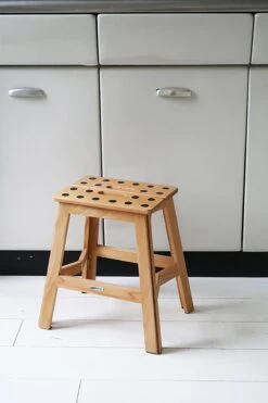 PUHLMANN - Inklapbare Kruk, JAMES, Hout, 41 Cm Hoog, Max 150 Kilo 11 PUHLMANN - Inklapbare Kruk, JAMES, Hout, 41 Cm Hoog, Max 150 Kilo -Schoonmaakmiddelen Korting 800x1200 4